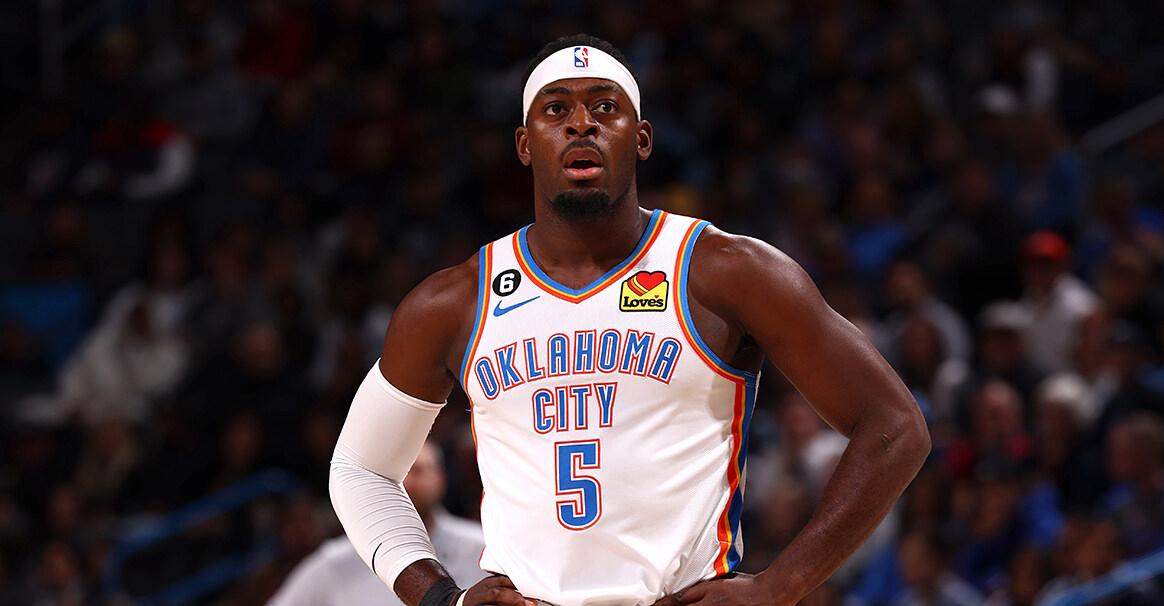 包含转会期NBA常规赛传出新动向，俄克拉荷马雷霆刷新队史纪录，管理层表态：球迷炸锅，赛季目标并未改变的词条