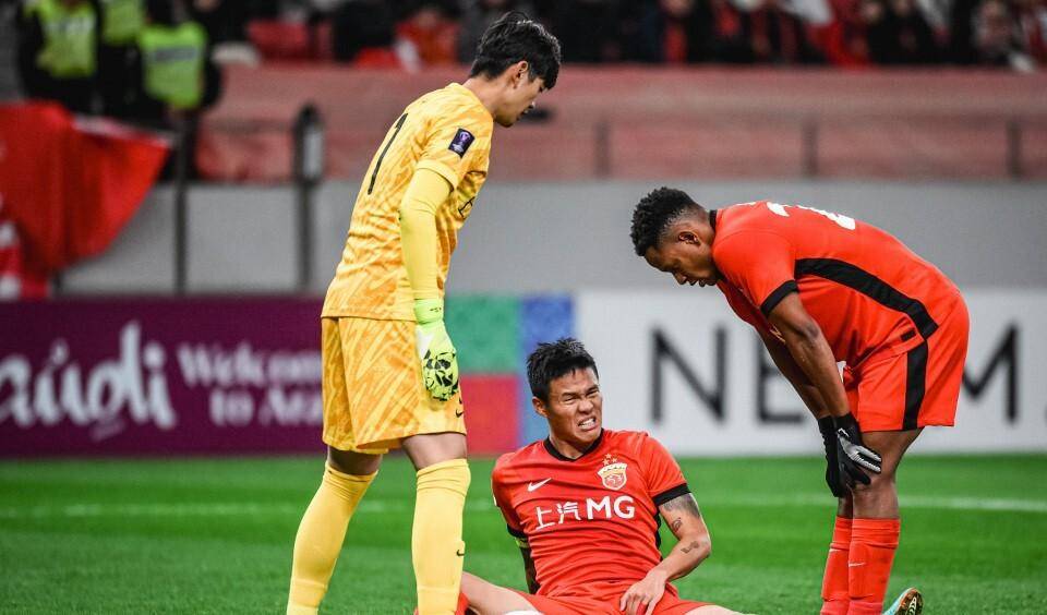 完美网站 - 亚冠倒计时；瓦伦西亚赛后防线松动；细节引发关注；质疑声仍在；控场能力受关注