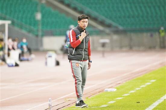 关于今晚体能课后，广州队官宣签约备战亚冠，更衣室稳定，心理建设被强调的信息